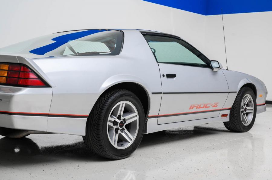 Детали экстерьера Chevrolet Camaro Z28 IROC-Z (1FP87) 1985 года  (фото 58 из 124)